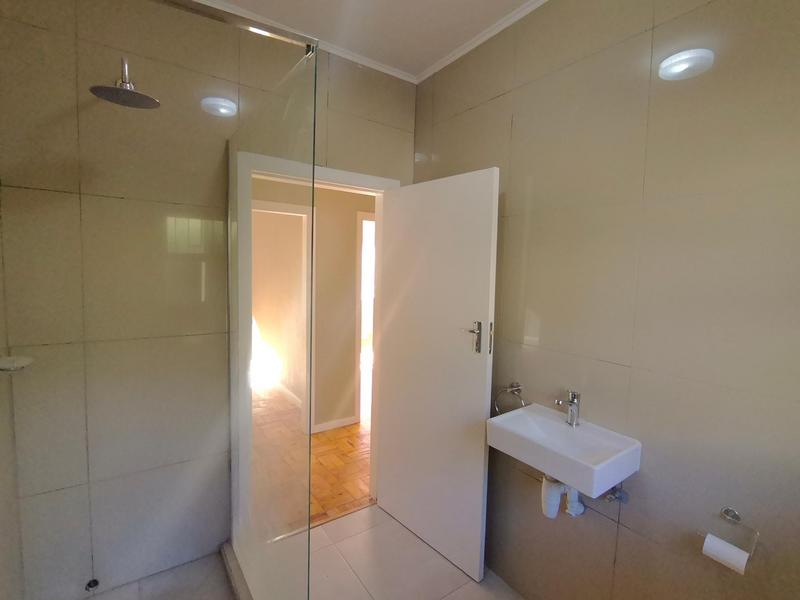 To Let 1 Bedroom Property for Rent in Vredehoek Western Cape